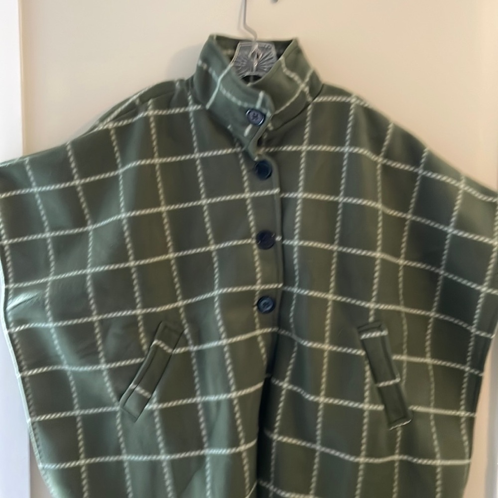 LaModa fleece Green Poncho. NWT